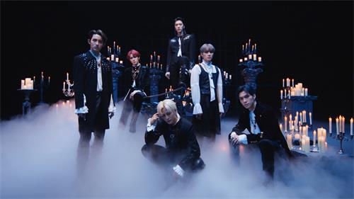 1672281588177378.jpg 威神V《Phantom》MV封面照.jpg