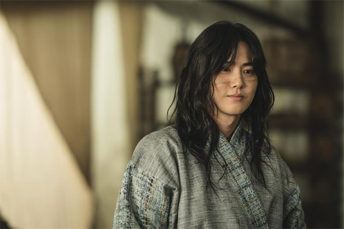 SUHO出演电视剧《The Sword of Aramun》剧照 01.jpg